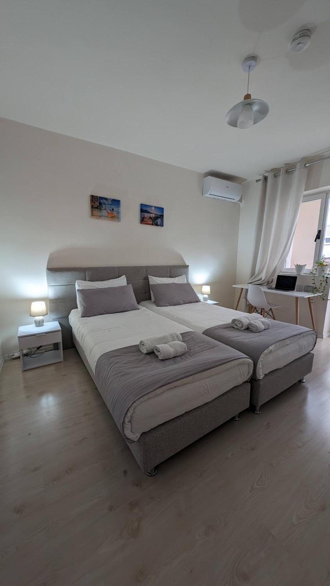 Modern Cozy 10 Min Walk To Skanderbeg Square